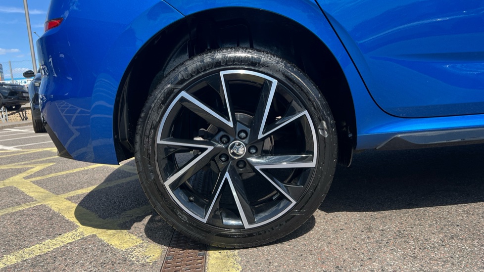 Skoda Kamiq 1.5 TSI Monte Carlo 5dr DSG Petrol Hatchback - Image 7