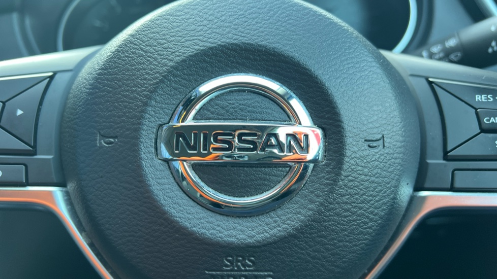 Nissan Qashqai 1.3 DiG-T 160 [157] N-Connecta 5dr DCT Glass Roof Petrol Hatchback - Image 21