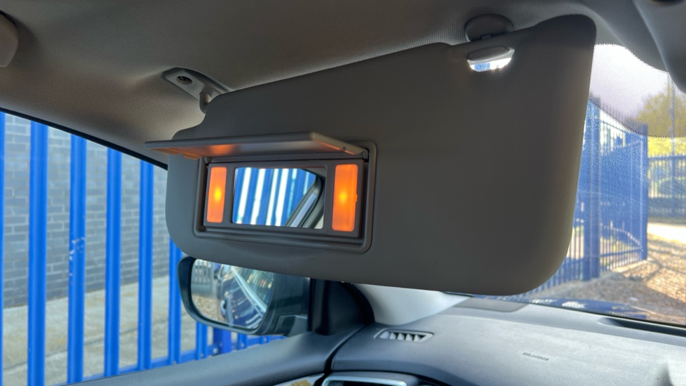 Nissan Qashqai 1.3 DiG-T 160 [157] N-Connecta 5dr DCT Glass Roof Petrol Hatchback - Image 38