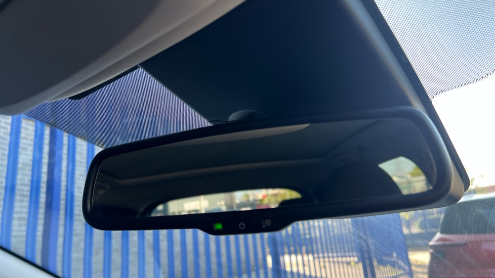 Nissan Qashqai 1.3 DiG-T 160 [157] N-Connecta 5dr DCT Glass Roof Petrol Hatchback - Image 40