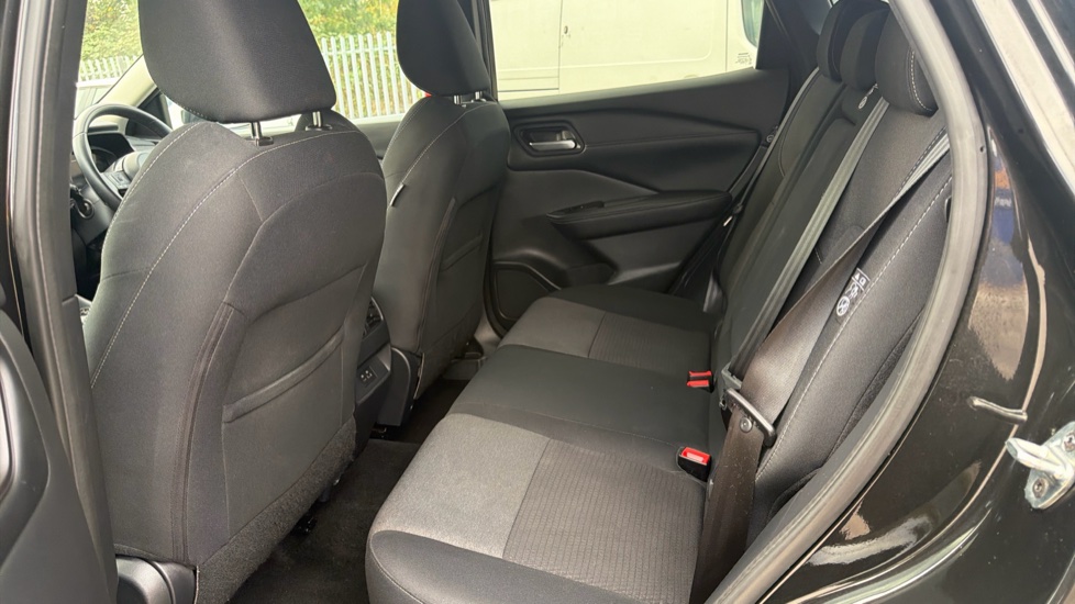 Nissan Qashqai 1.3 DiG-T MH 158 N-Connecta 5dr Xtronic Petrol Hatchback - Image 16