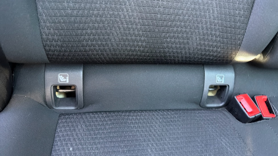 Nissan Qashqai 1.3 DiG-T MH 158 N-Connecta 5dr Xtronic Petrol Hatchback - Image 37