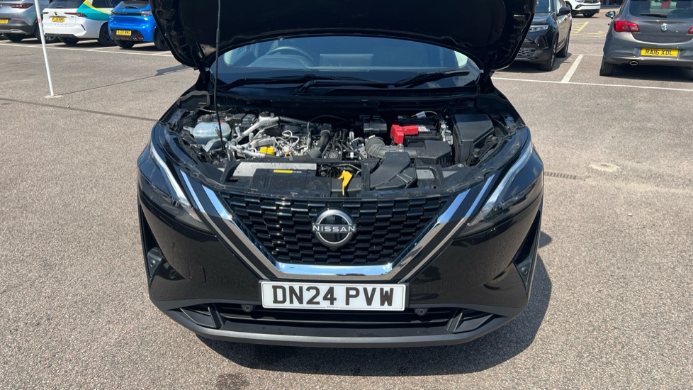 Nissan Qashqai 1.3 DiG-T MH 158 N-Connecta 5dr Xtronic Petrol Hatchback - Image 8