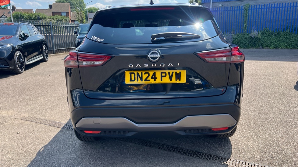 Nissan Qashqai 1.3 DiG-T MH 158 N-Connecta 5dr Xtronic Petrol Hatchback - Image 26