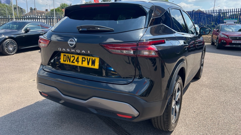 Nissan Qashqai 1.3 DiG-T MH 158 N-Connecta 5dr Xtronic Petrol Hatchback - Image 27