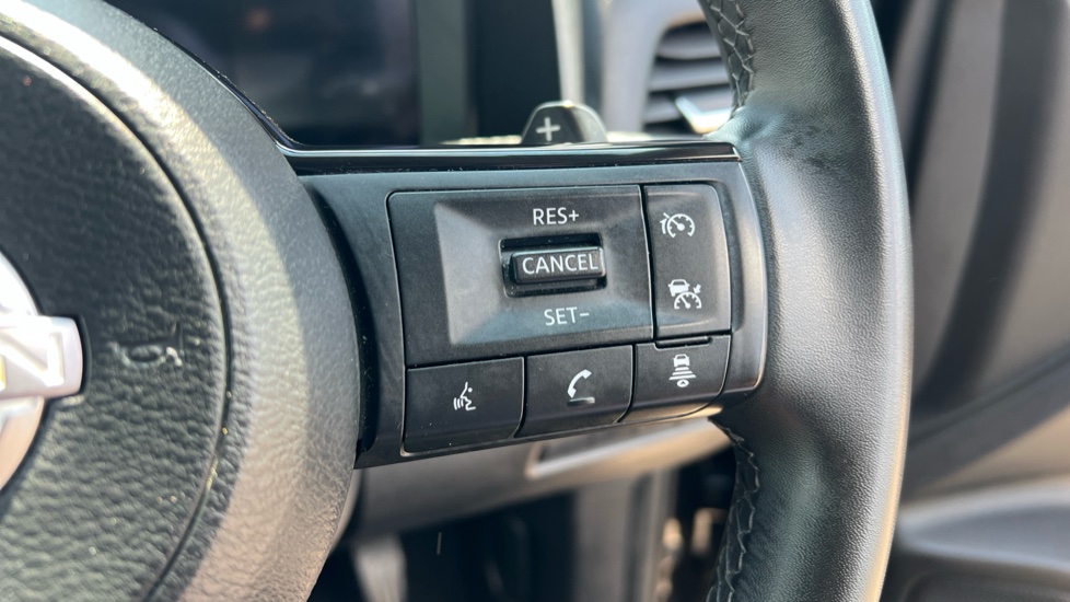 Nissan Qashqai 1.3 DiG-T MH 158 N-Connecta 5dr Xtronic Petrol Hatchback - Image 34