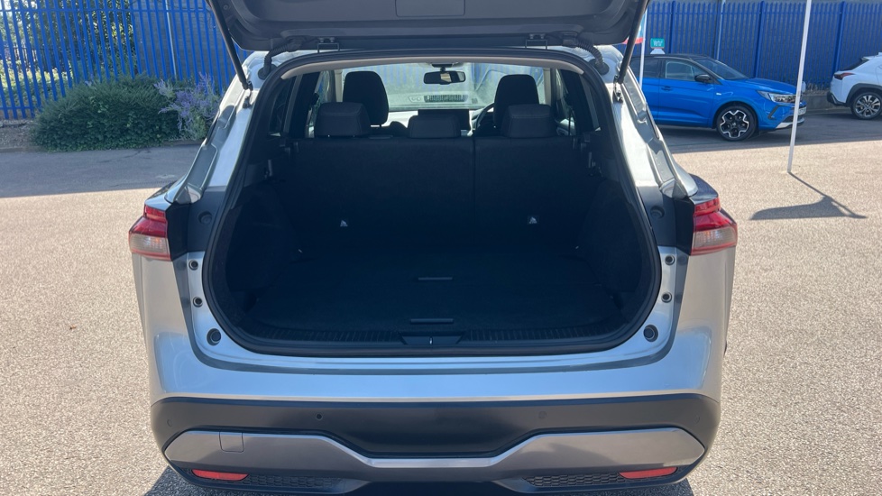 Nissan Qashqai 1.3 DiG-T MH 158 N-Connecta 5dr Xtronic Petrol Hatchback - Image 4