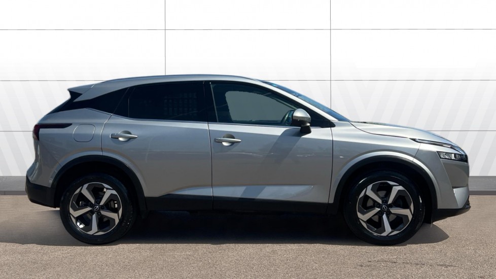 Nissan Qashqai 1.3 DiG-T MH 158 N-Connecta 5dr Xtronic Petrol Hatchback - Image 5