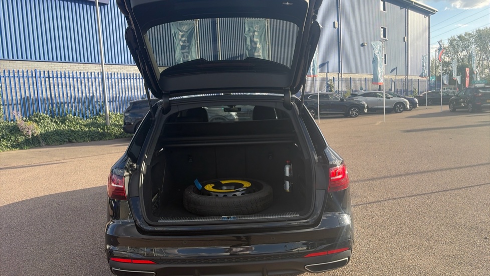 Audi A4 35 TFSI Black Edition 5dr S Tronic Petrol Estate - Image 4