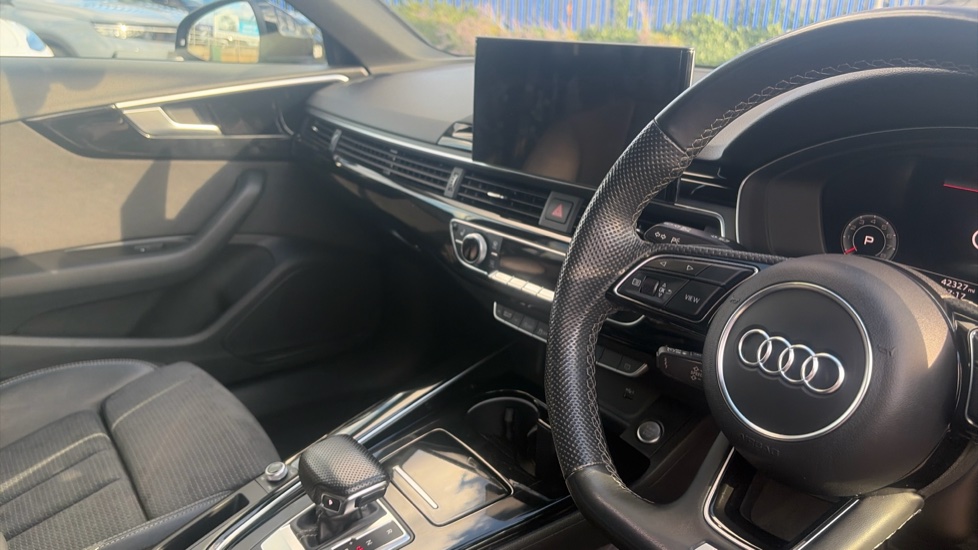 Audi A4 35 TFSI Black Edition 5dr S Tronic Petrol Estate - Image 14