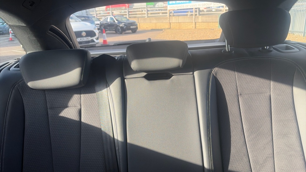 Audi A4 35 TFSI Black Edition 5dr S Tronic Petrol Estate - Image 15