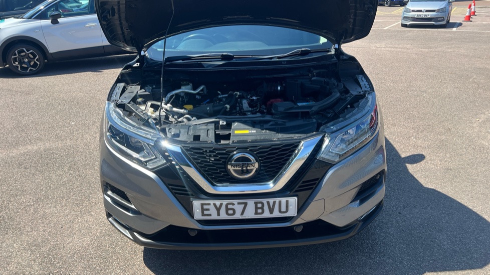 Nissan Qashqai 1.2 DiG-T Acenta 5dr Petrol Hatchback - Image 8