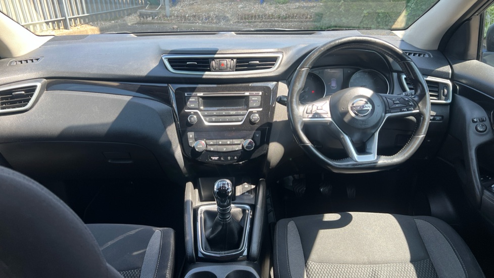 Nissan Qashqai 1.2 DiG-T Acenta 5dr Petrol Hatchback - Image 10