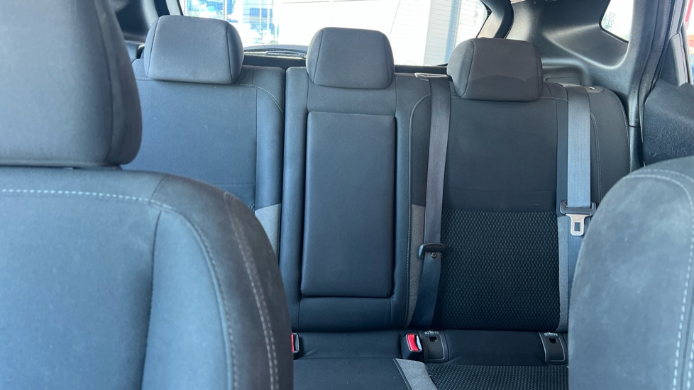 Nissan Qashqai 1.2 DiG-T Acenta 5dr Petrol Hatchback - Image 15