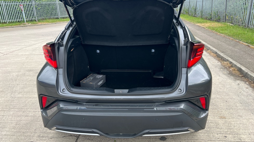 Toyota C-HR 1.8 Hybrid GR Sport 5dr CVT Hybrid Hatchback - Image 4