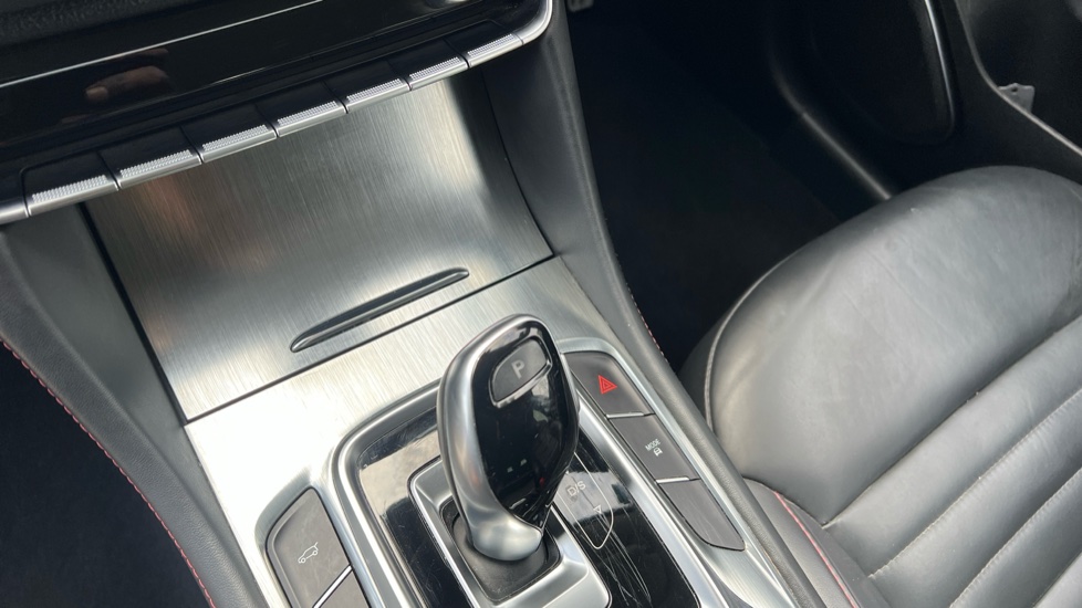 MG HS 1.5 T-GDI Trophy 5dr DCT Petrol Hatchback - Image 13