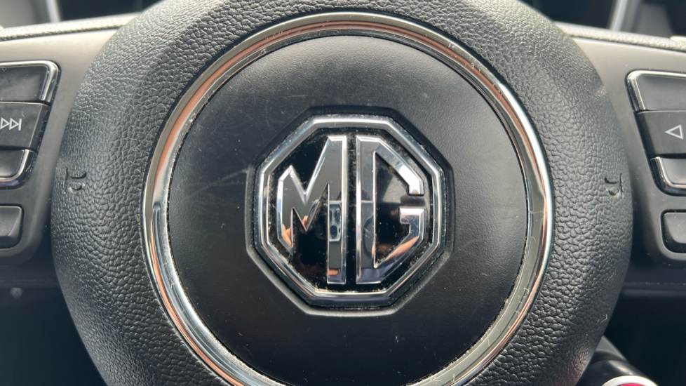 MG HS 1.5 T-GDI Trophy 5dr DCT Petrol Hatchback - Image 21