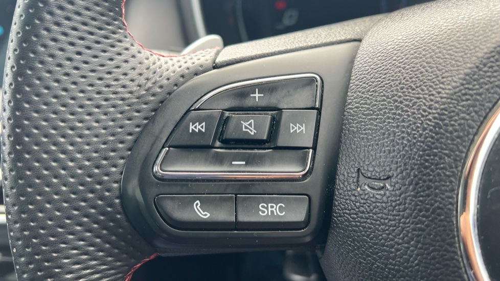 MG HS 1.5 T-GDI Trophy 5dr DCT Petrol Hatchback - Image 23
