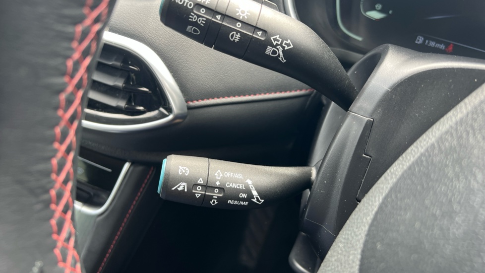 MG HS 1.5 T-GDI Trophy 5dr DCT Petrol Hatchback - Image 25
