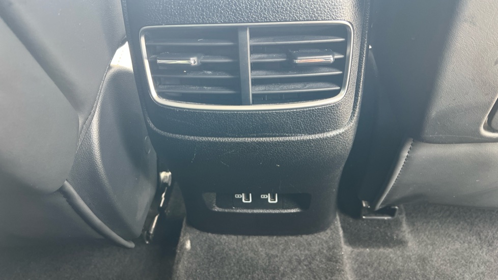 MG HS 1.5 T-GDI Trophy 5dr DCT Petrol Hatchback - Image 46