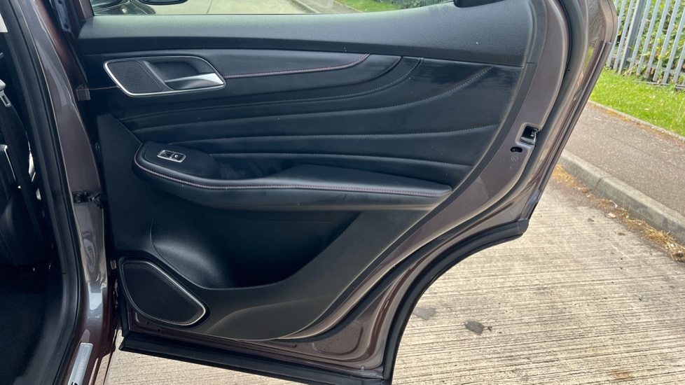 MG HS 1.5 T-GDI Trophy 5dr DCT Petrol Hatchback - Image 48