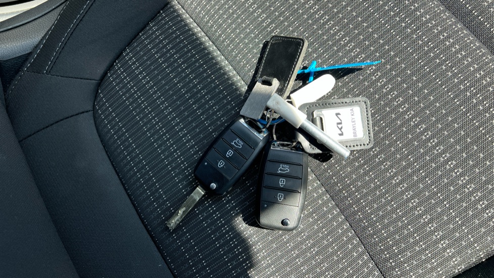Kia Stonic 1.0T GDi 99 2 5dr DCT Petrol Estate - Image 20