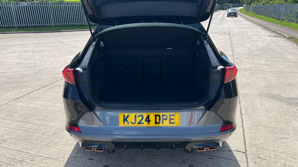 CUPRA Formentor 1.4 eHybrid 204 V2 5dr DSG Estate - Image 4