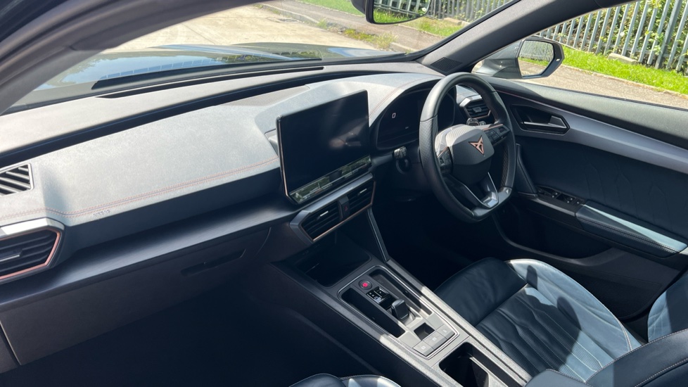 CUPRA Formentor 1.4 eHybrid 204 V2 5dr DSG Estate - Image 9