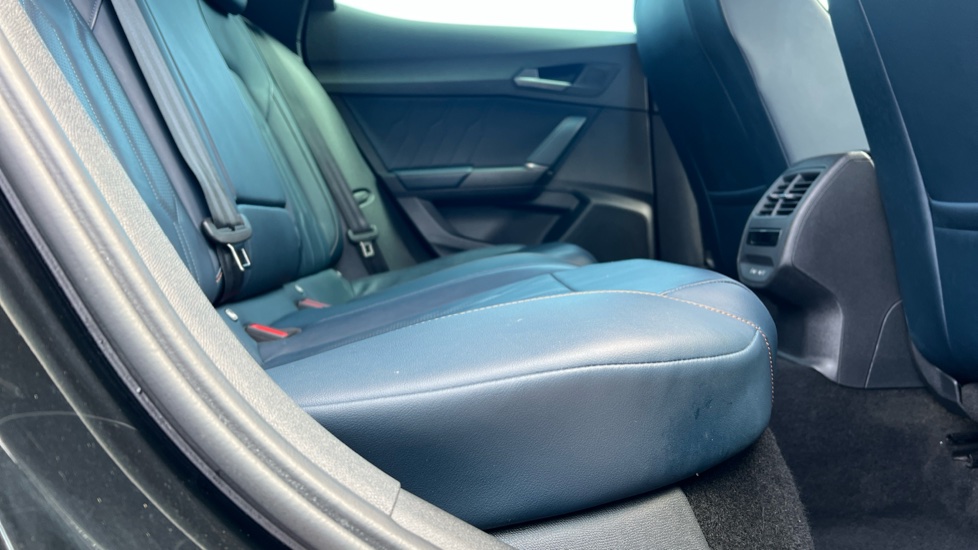 CUPRA Formentor 1.4 eHybrid 204 V2 5dr DSG Estate - Image 30