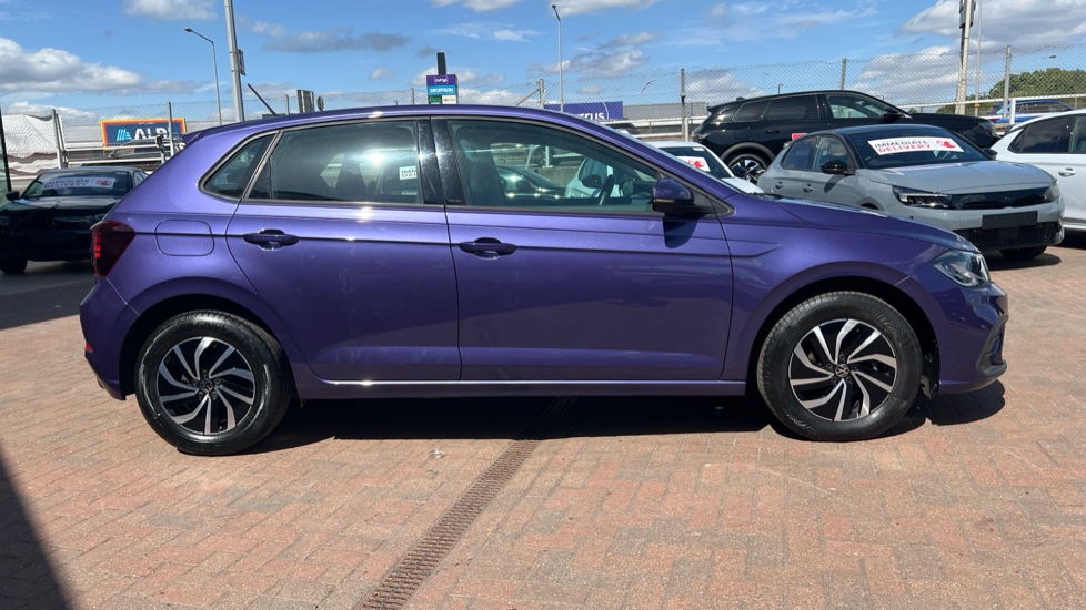 Volkswagen Polo 1.0 TSI Life 5dr DSG Petrol Hatchback - Image 28