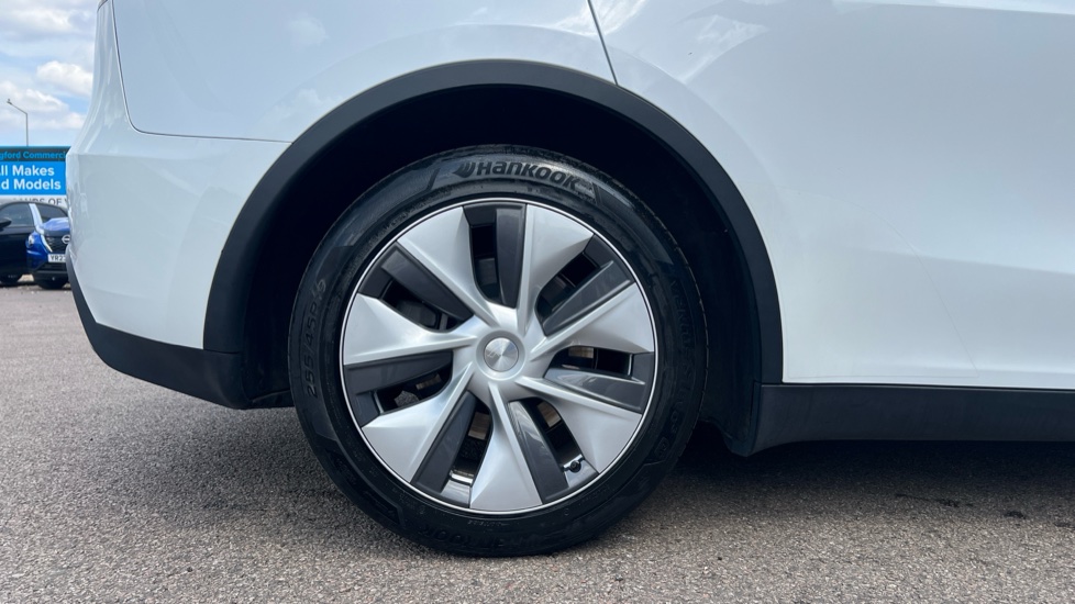 Tesla Model Y Long Range AWD 5dr Auto Electric Hatchback - Image 7
