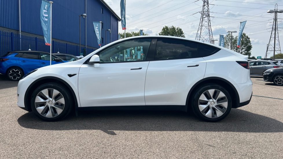 Tesla Model Y Long Range AWD 5dr Auto Electric Hatchback - Image 24