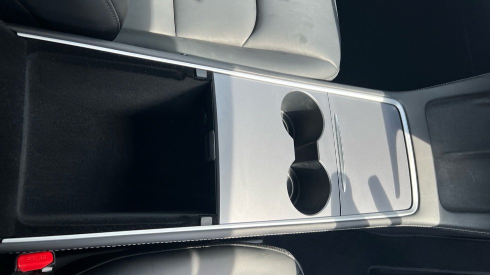 Tesla Model Y Long Range AWD 5dr Auto Electric Hatchback - Image 39