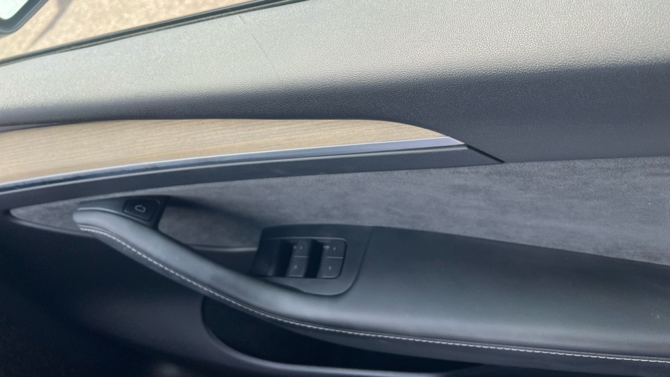 Tesla Model Y Long Range AWD 5dr Auto Electric Hatchback - Image 44