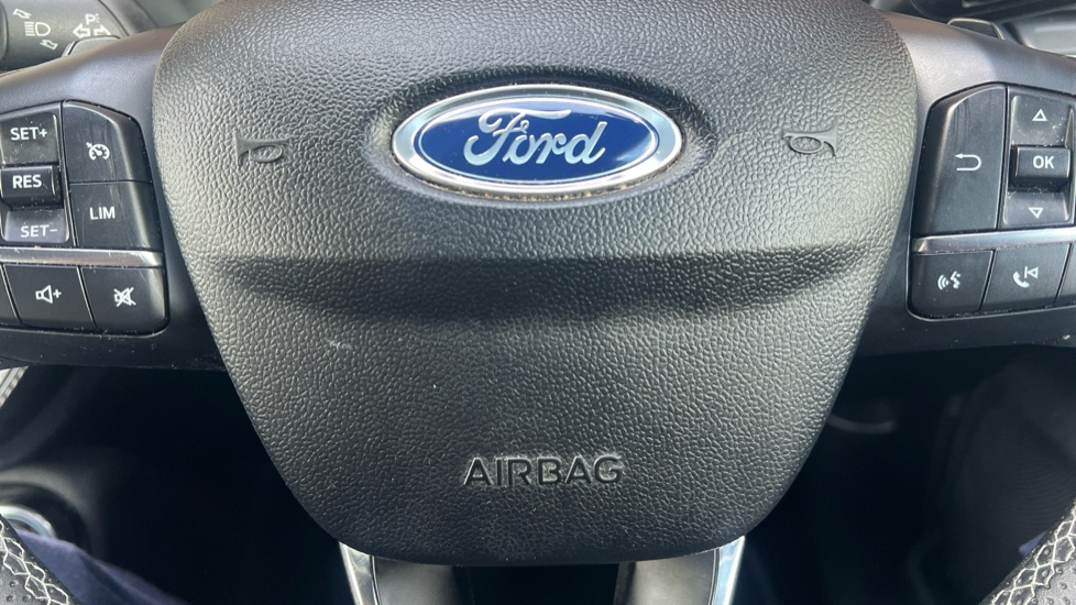 Ford Puma 1.0 EcoBoost Hybr mHEV 155 ST-Line Vignale 5dr DCT Petrol Hatchback - Image 33