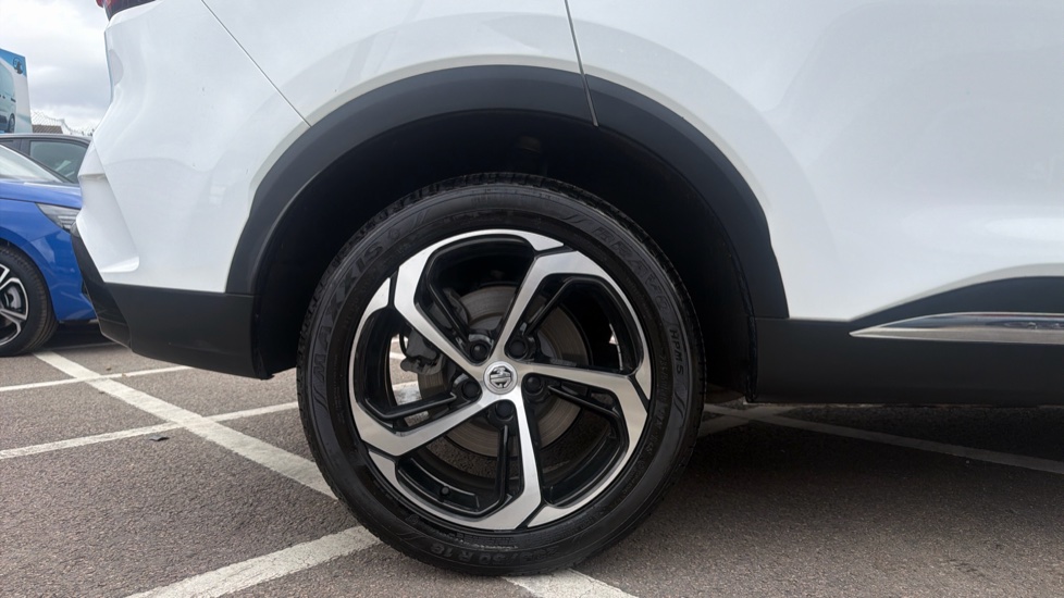 MG HS 1.5 T-GDI Trophy 5dr DCT Petrol Hatchback - Image 6