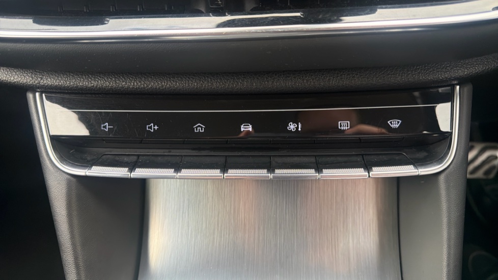 MG HS 1.5 T-GDI Trophy 5dr DCT Petrol Hatchback - Image 19