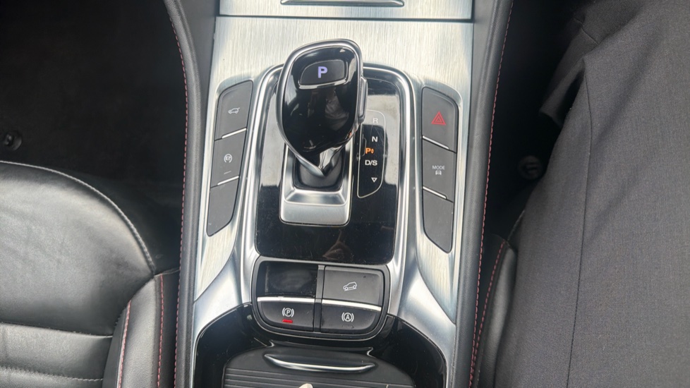 MG HS 1.5 T-GDI Trophy 5dr DCT Petrol Hatchback - Image 21