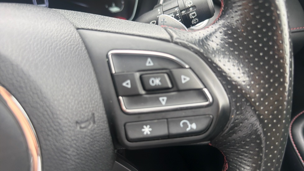 MG HS 1.5 T-GDI Trophy 5dr DCT Petrol Hatchback - Image 23