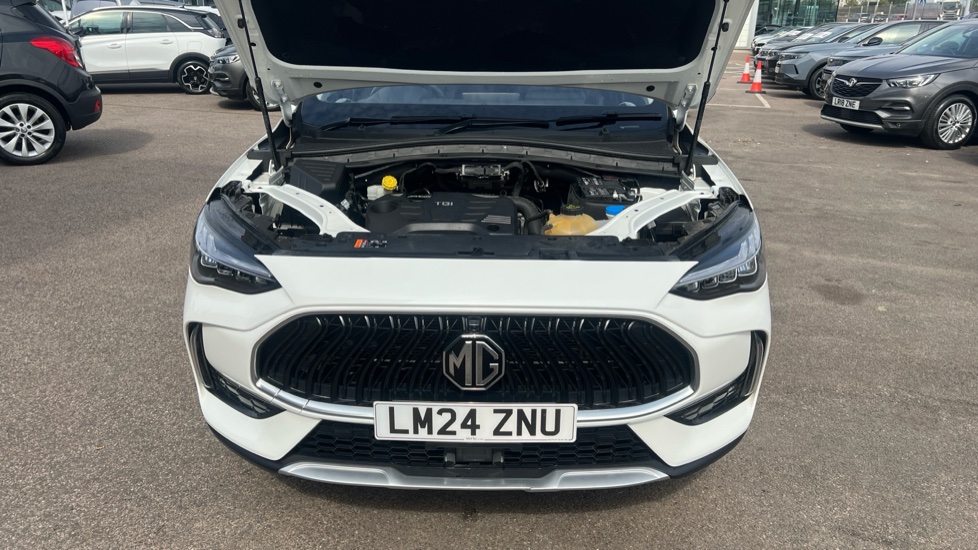 MG HS 1.5 T-GDI Trophy 5dr DCT Petrol Hatchback - Image 8