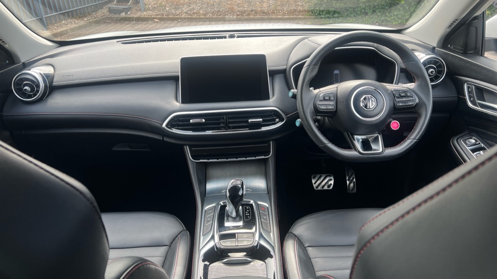 MG HS 1.5 T-GDI Trophy 5dr DCT Petrol Hatchback - Image 10