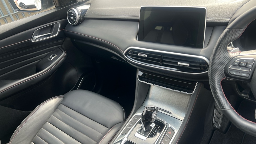 MG HS 1.5 T-GDI Trophy 5dr DCT Petrol Hatchback - Image 14