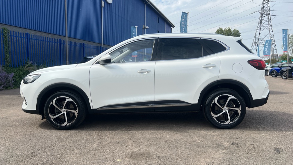 MG HS 1.5 T-GDI Trophy 5dr DCT Petrol Hatchback - Image 24