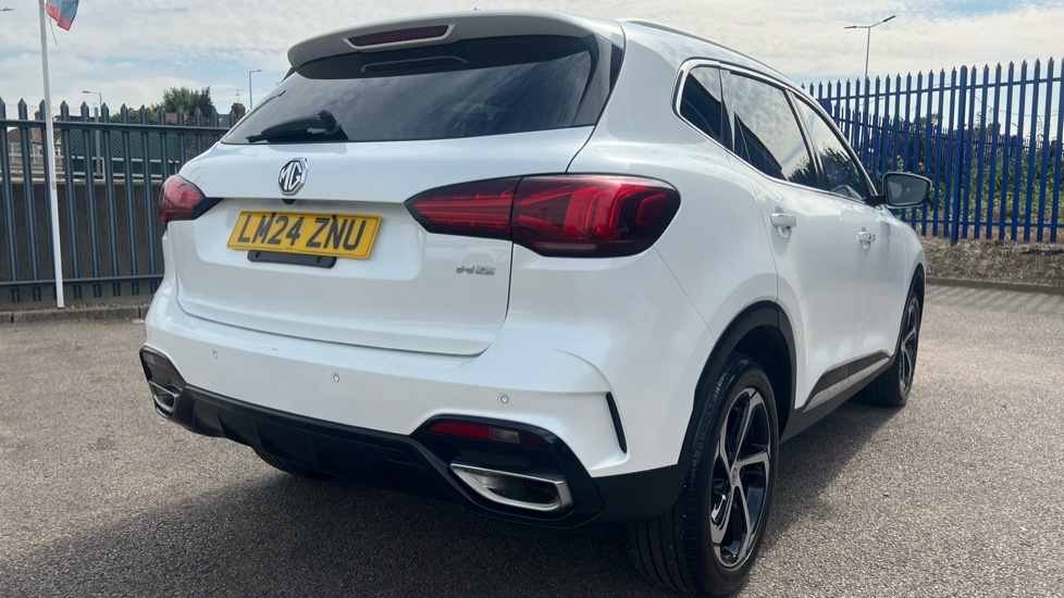 MG HS 1.5 T-GDI Trophy 5dr DCT Petrol Hatchback - Image 27