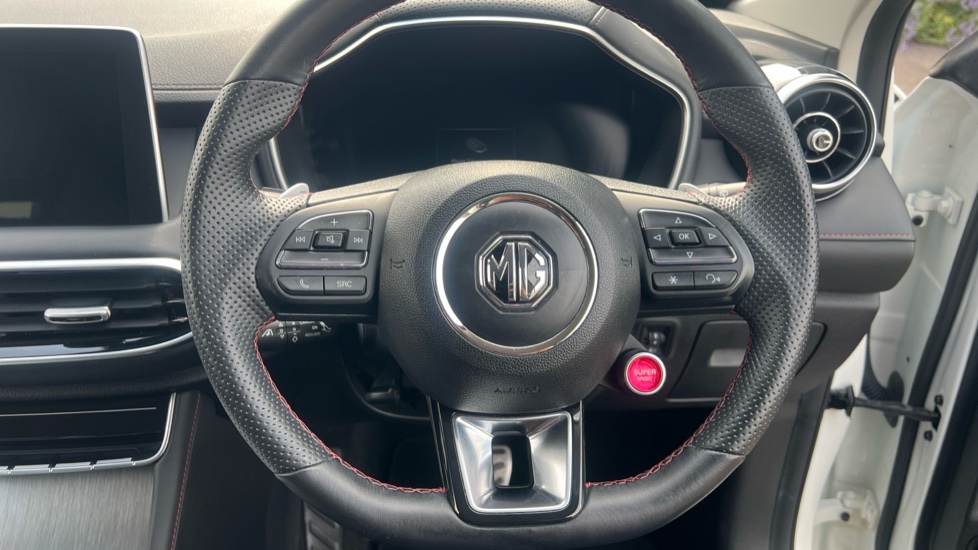 MG HS 1.5 T-GDI Trophy 5dr DCT Petrol Hatchback - Image 33