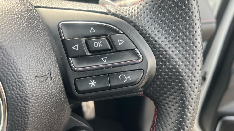 MG HS 1.5 T-GDI Trophy 5dr DCT Petrol Hatchback - Image 34
