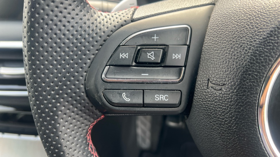 MG HS 1.5 T-GDI Trophy 5dr DCT Petrol Hatchback - Image 35