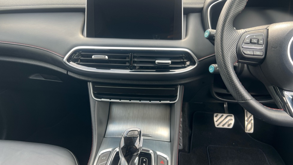 MG HS 1.5 T-GDI Trophy 5dr DCT Petrol Hatchback - Image 41