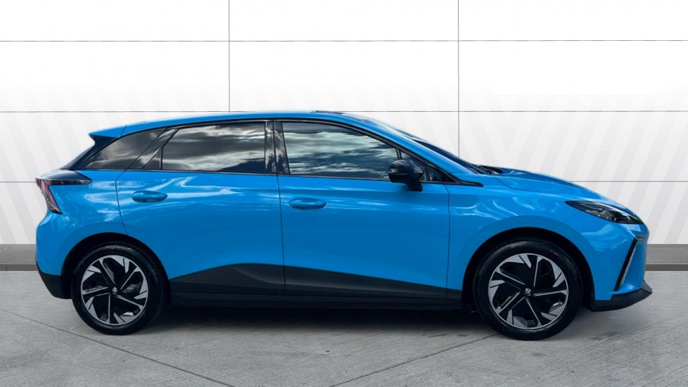 MG MG4 150kW Trophy EV Long Range 64kWh 5dr Auto Electric Hatchback - Image 5