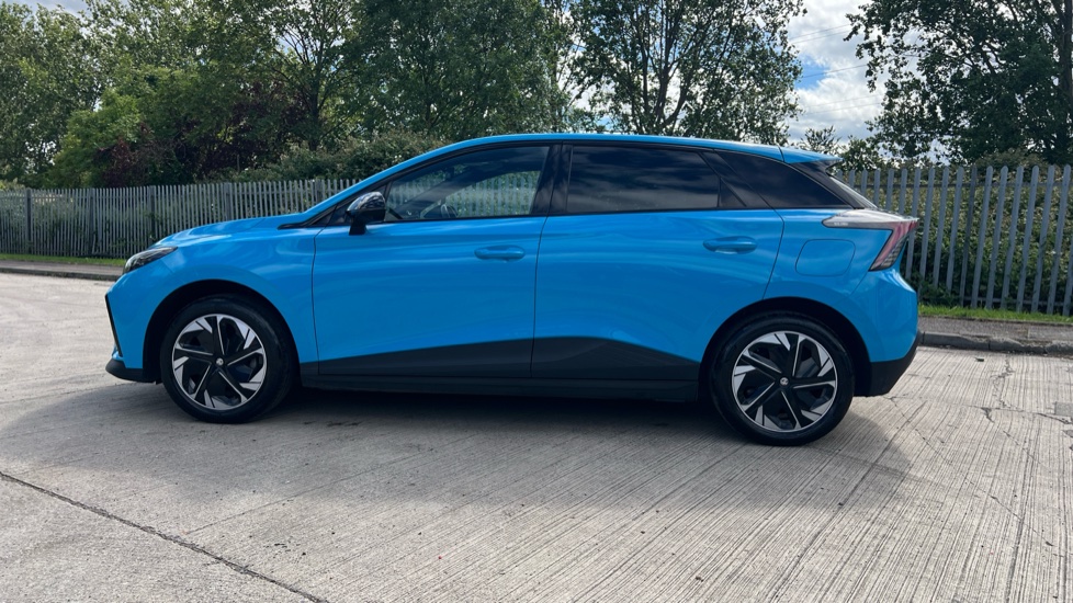 MG MG4 150kW Trophy EV Long Range 64kWh 5dr Auto Electric Hatchback - Image 24